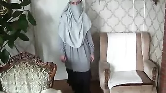 Hot babe got cum on hijab after perfect blowjob given to the guy with camera Hot babe got cum on hijab after perfect blowjob given to the guy with camera
