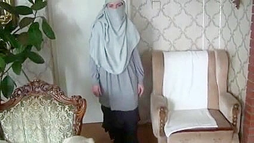 Hot babe got cum on hijab after perfect blowjob given to the guy with camera