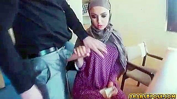 Tender Arab beauty in hijab sucks diligently for some cash