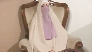 Muslim beauty in hijab elegantly sucks and fucks on camera