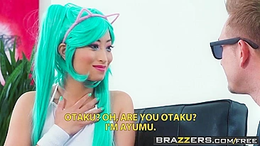 Asian babe with turquoise hair lures guy in bedroom