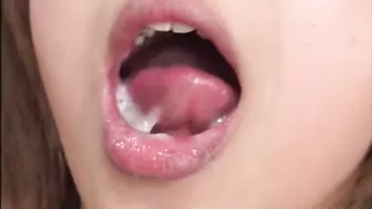 Teen Japanese spoons sixteen loads of cum in her mouth