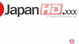 Guy warmed Asian pussy up with small vibrator and fucked