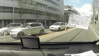 Young taxi driver fucks pretty blonde chick in his car