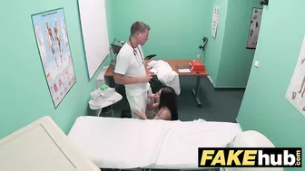 Good sex with doctor is perfect way for girl to beat insomnia