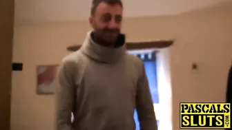 Picked up mature gets acquainted with stranger's vibrator