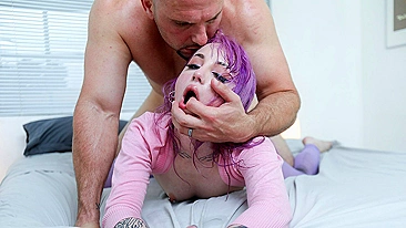 Alt Porn Fuck - Purple-haired alt girl fucked in XXX hollow by the bald porn performer |  AREA51.PORN