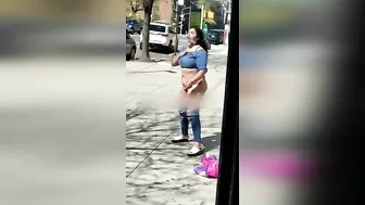 Mad mature playing with herself in avenue NYC