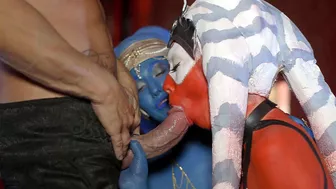 Blue and red extraterrestrials show man skills in blowjob porn video