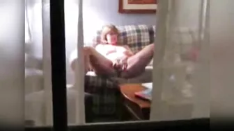 Spying on my 56 yo kinky mom she masturbates before bedtime