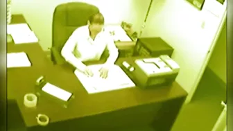 Spying my sexy and modest coworker masturbaite in work