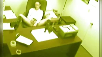 Spying my sexy and modest coworker masturbaite in work