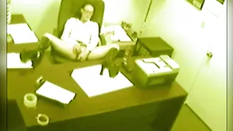 Spying my sexy and modest coworker masturbaite in work