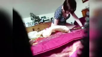 I'm spying as my hot mom masturbate, has a sexy body!