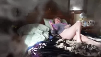 Short-haired mother drills her eager cunt with dildo and cums hard