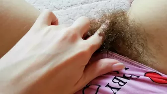 Amateur girl has a hairy cunt and wants everybody to check it out