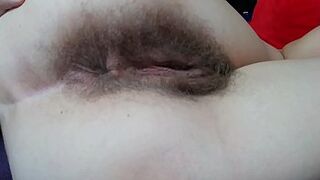 Camgirl with a hairy bush shows how her tight asshole can breathe