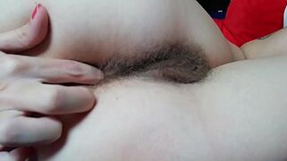 Camgirl with a hairy bush shows how her tight asshole can breathe