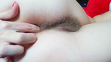 Camgirl with a hairy bush shows how her tight asshole can breathe