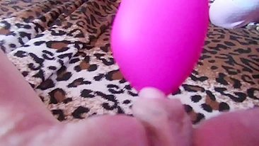 Close up video with amateur mom touching her big clit using a vibrator