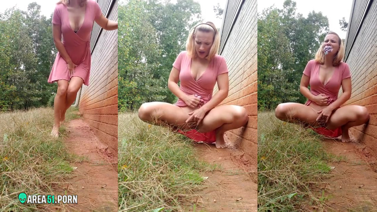 Wife fingering and peeing in the backyard! XXX Compilation | AREA51.PORN