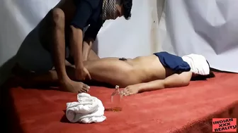 Brother pleases his Indian sister with massage before fucking her