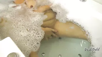 Bhabhi possessor of saggy titties goes bathing to masturbate in water