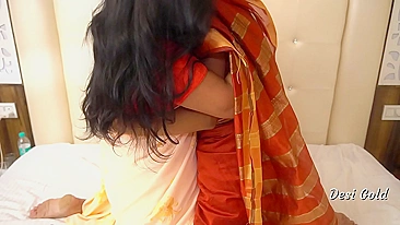 Bhabhi women with big and small boobs agree to Indian lesbian sex