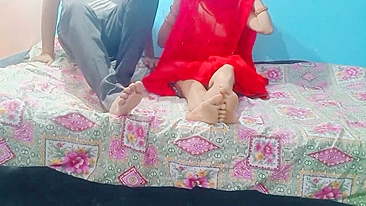 Lustful devar covers bhabhi's face when fucking her Indian pussy