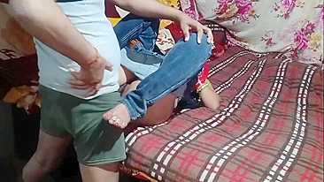 Devar thrusts cock into Indian pussy of a hot bhabhi for the camera