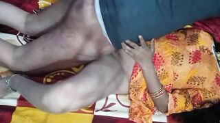 Home-made Indian porn of skillful bhabhi taking devar's stiff cock