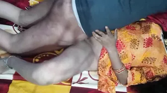 Home-made Indian porn of skillful bhabhi taking devar's stiff cock