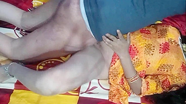 Home-made Indian porn of skillful bhabhi taking devar's stiff cock