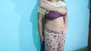 Plump Bhabhi with hairy cunt fools around with Indian boy close-up