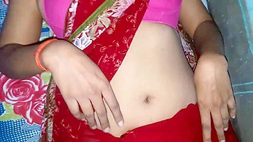 Indian aunty in red sari shows some tricks in bed to the Bhabhi lover