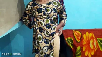 Indian boy finds Bhabhi thinking about sex and fools around with aunty