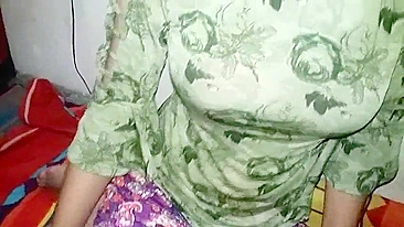 Hindi talk can be heard while Indian boy gives sexual joy to Bhabhi