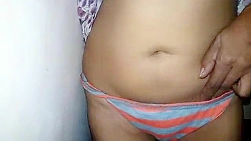 Bhabhi takes clothes off because husband of sister films Indian porn