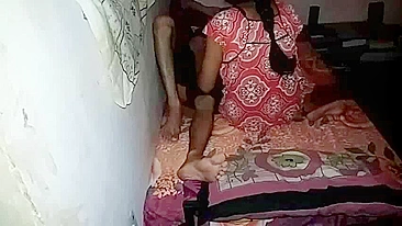 Bhabhi video of Indian being woken up by her devar for cunnilingus