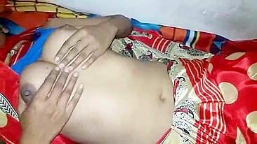 Indian video of Bhabhi who shows off boobs and hairy snatch to lover