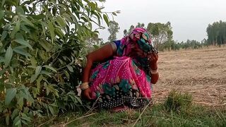 Lover films Bhabhi pissing and fucks the Indian minx in desi video