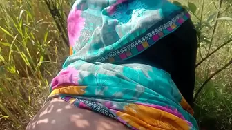 Fuck buddy and Indian Bhabhi go outdoors to film amateur desi porn video
