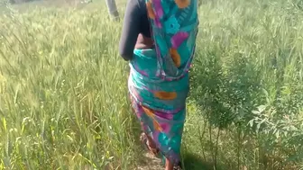 Fuck buddy and Indian Bhabhi go outdoors to film amateur desi porn video