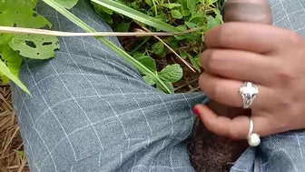 Bhabhi spends a good time enjoying devar's Indian dick in the fresh air