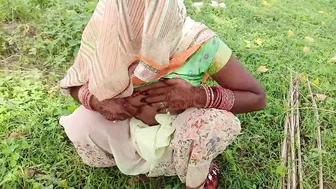 Lewd Bhabhi likes to walk in the fresh air and have sex with Indian devar