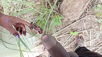 Lewd Bhabhi likes to walk in the fresh air and have sex with Indian devar