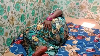 Man won't let desi Bhabhi fall asleep until her Indian pussy is fucked