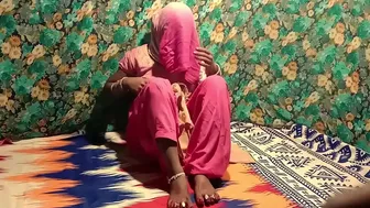 Bhabhi and Indian lover cover faces not to be recognized in desi porn video