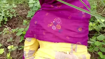 Indian guy and desi Bhabhi know a place to have sex without being caught