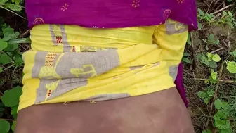 Indian guy and desi Bhabhi know a place to have sex without being caught